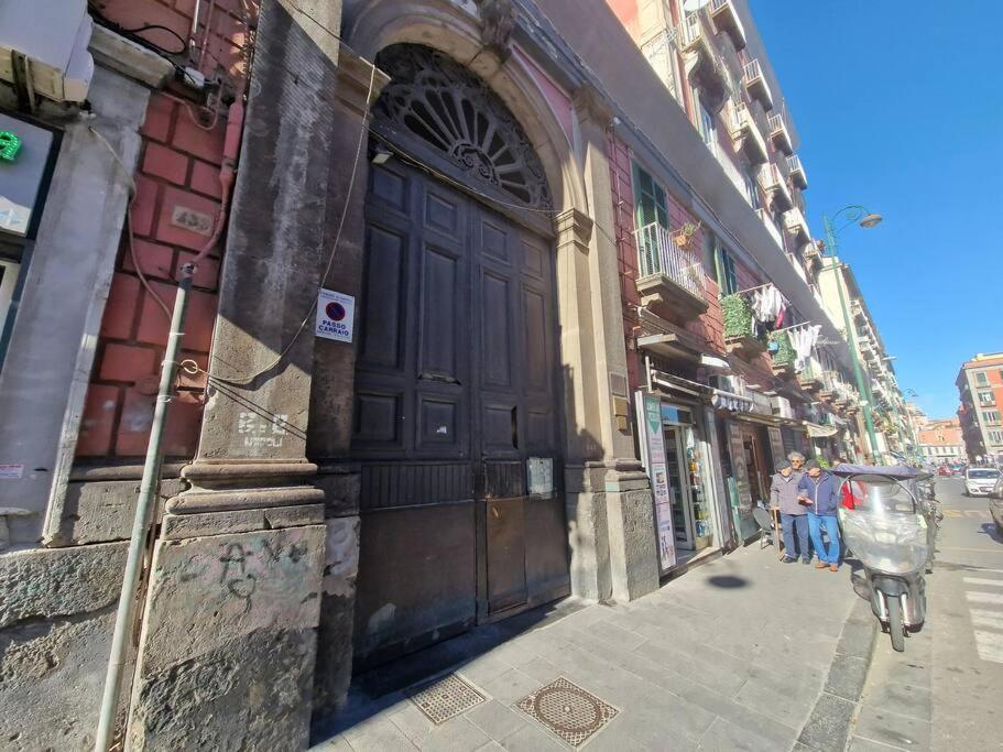 Pastel Blue House X 5 People In Corso Above Metro Montesanto Napoli